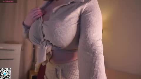 Snapshot of kathyclaytons chatting on 10/12/25, 09:08 Aneta online show from 10/12/25, 09:08