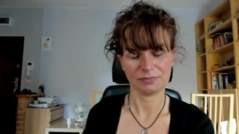 Snapshot of kathysky40 chatting on 10/25/25, 01:51 KATHY online show from 10/25/25, 01:51