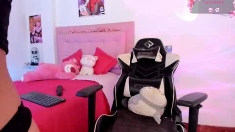 valentina  online show from 11/14/25, 11:24