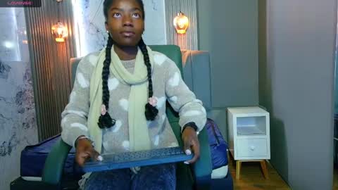 Snapshot of katia_green chatting on 10/06/25, 11:40 Katia online show from 10/06/25, 11:40