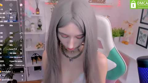 Snapshot of katia_kim chatting on 02/25/25, 07:09 Katia online show from 02/25/25, 07:09