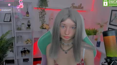 Snapshot of katia_kim chatting on 03/05/25, 12:44 Katia online show from 03/05/25, 12:44