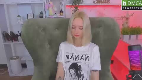 Snapshot of katia_kim chatting on 10/10/25, 06:23 Katia online show from 10/10/25, 06:23
