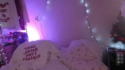 Snapshot of katie_deville chatting on 12/20/25, 02:29 Katie Deville online show from 12/20/25, 02:29