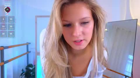 Snapshot of katie_dierse chatting on 10/10/25, 02:05 Katie online show from 10/10/25, 02:05