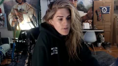 Katie online show from 06/11/26, 05:16