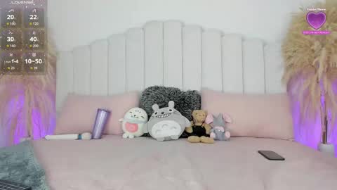 Snapshot of katiee3 chatting on 11/12/25, 08:52 Katie online show from 11/12/25, 08:52