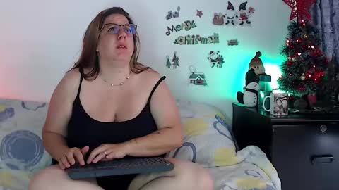 Snapshot of katiee_jones_ chatting on 11/05/25, 03:34 Katherine online show from 11/05/25, 03:34