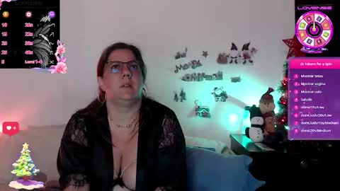 Snapshot of katiee_jones_ chatting on 11/19/25, 10:15 Katherine online show from 11/19/25, 10:15