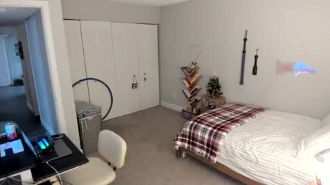 Katie Verona online show from 12/09/24, 03:07