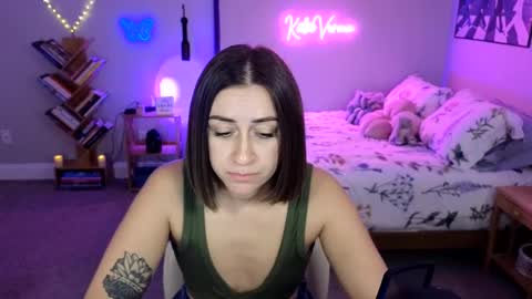 Katie Verona online show from 01/28/25, 01:50