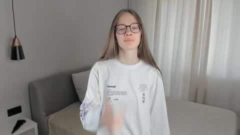 Scarlett online show from 10/17/25, 09:12