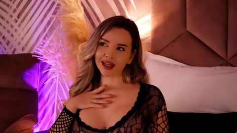 KatJolie online show from 10/10/25, 07:57