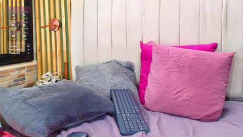 Snapshot of katlyn_martins chatting on 02/08/25, 10:29 K A T L Y N online show from 02/08/25, 10:29