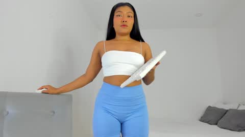 Snapshot of katnees_correa chatting on 02/05/25, 06:35 Follow me on instagram and twitter as correaktnees online show from 02/05/25, 06:35