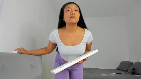 Snapshot of katnees_correa chatting on 02/13/25, 07:45 Follow me on instagram and twitter as correaktnees online show from 02/13/25, 07:45