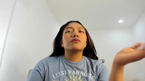 Snapshot of katnees_correa chatting on 10/10/25, 06:45 Follow me on instagram and twitter as correaktnees online show from 10/10/25, 06:45