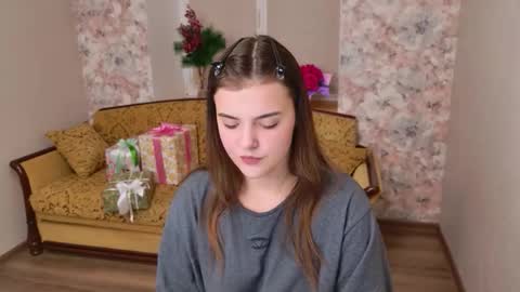 Snapshot of katnotcat chatting on 12/13/25, 07:53 katnotcat online show from 12/13/25, 07:53