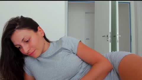 Katrin online show from 03/25/26, 04:13