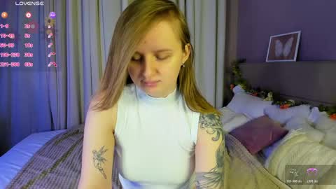 Snapshot of katrina_bail chatting on 05/12/26, 01:14 Katrina Bail online show from 05/12/26, 01:14