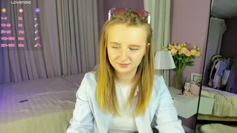 Snapshot of katrina_bail chatting on 06/04/26, 01:11 Katrina Bail online show from 06/04/26, 01:11