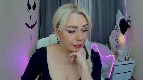 Snapshot of katrinacharm chatting on 10/23/25, 06:56 katrinacharm online show from 10/23/25, 06:56