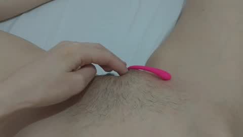 Snapshot of katrinna_arinna chatting on 01/14/25, 11:37 katrina dont forget to give me thumbs up online show from 01/14/25, 11:37