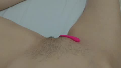 Snapshot of katrinna_arinna chatting on 01/20/25, 03:50 katrina dont forget to give me thumbs up online show from 01/20/25, 03:50