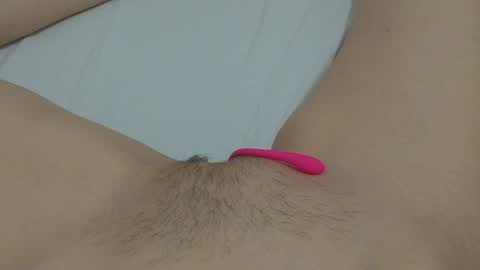 Snapshot of katrinna_arinna chatting on 01/21/25, 09:36 katrina dont forget to give me thumbs up online show from 01/21/25, 09:36