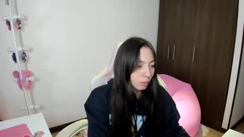 Snapshot of katrinrosex chatting on 12/03/24, 12:24 Katrin online show from 12/03/24, 12:24