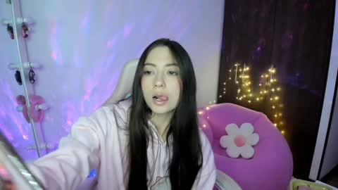 Snapshot of katrinrosex chatting on 12/09/24, 12:01 Katrin online show from 12/09/24, 12:01