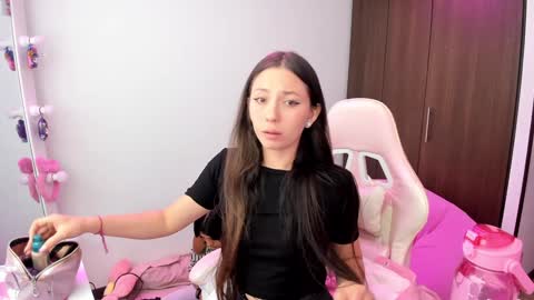 Snapshot of katrinrosex chatting on 12/15/24, 08:15 Katrin online show from 12/15/24, 08:15