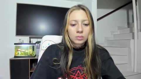 Snapshot of katrinrosex chatting on 09/16/25, 11:00 Katrin online show from 09/16/25, 11:00