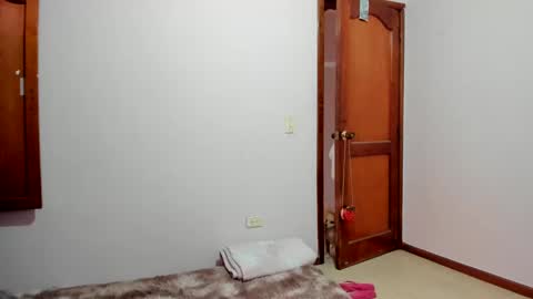 Snapshot of katrinrosex chatting on 11/24/25, 02:17 Katrin online show from 11/24/25, 02:17