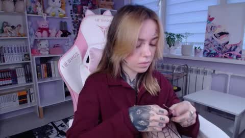 Katrin online show from 10/16/25, 01:45
