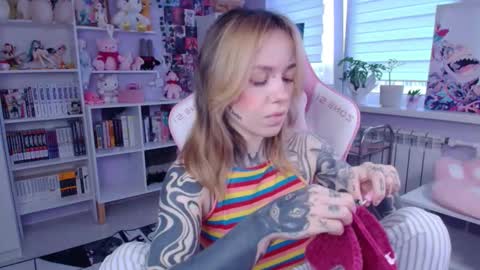 Katrin online show from 10/17/25, 02:30