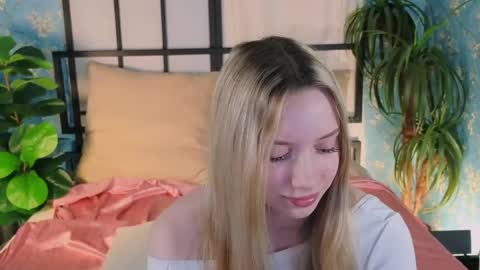 katt_yy online show from 04/22/26, 05:10