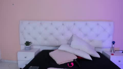 Katte online show from 11/24/25, 01:11