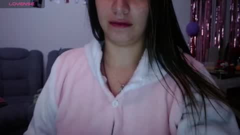 Snapshot of kattie_love chatting on 02/12/25, 07:02 kattie online show from 02/12/25, 07:02