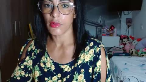 Snapshot of kattleyagray chatting on 12/18/24, 01:05 KattleyaGrey online show from 12/18/24, 01:05