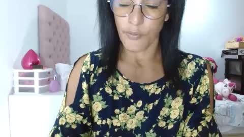 Snapshot of kattleyagray chatting on 03/08/25, 11:07 KattleyaGrey online show from 03/08/25, 11:07