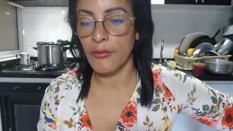 Snapshot of kattleyagray chatting on 11/27/25, 10:01 KattleyaGrey online show from 11/27/25, 10:01