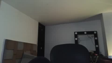 Snapshot of katty_bluntt chatting on 12/03/24, 08:49 Luu sell online show from 12/03/24, 08:49