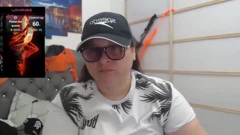 Snapshot of katty_findom_ chatting on 11/02/25, 12:29 katty online show from 11/02/25, 12:29