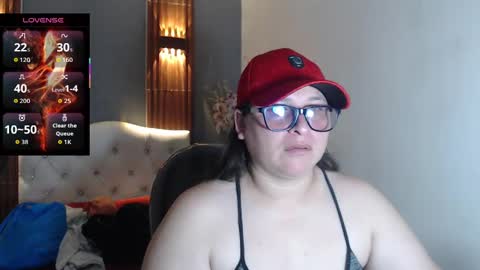 Snapshot of katty_findom_ chatting on 11/05/25, 12:38 katty online show from 11/05/25, 12:38