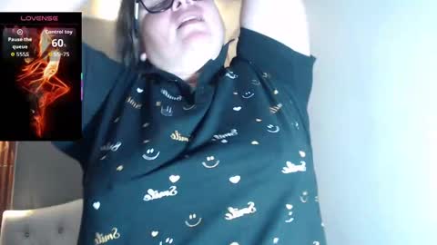 Snapshot of katty_findom_ chatting on 11/08/25, 12:38 katty online show from 11/08/25, 12:38