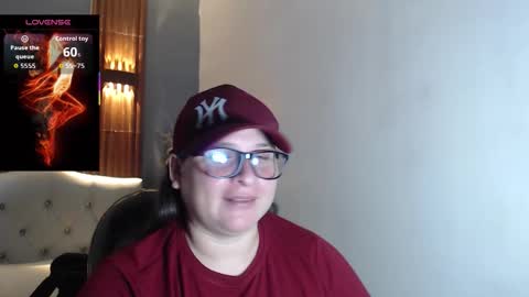 Snapshot of katty_findom_ chatting on 11/13/25, 12:15 katty online show from 11/13/25, 12:15