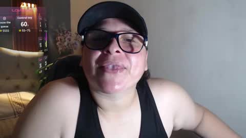 Snapshot of katty_findom_ chatting on 11/14/25, 01:21 katty online show from 11/14/25, 01:21