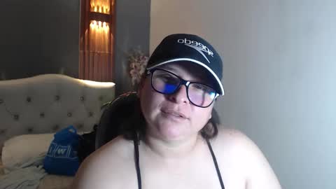 Snapshot of katty_findom_ chatting on 11/15/25, 12:45 katty online show from 11/15/25, 12:45