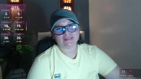 Snapshot of katty_findom_ chatting on 11/16/25, 12:44 katty online show from 11/16/25, 12:44